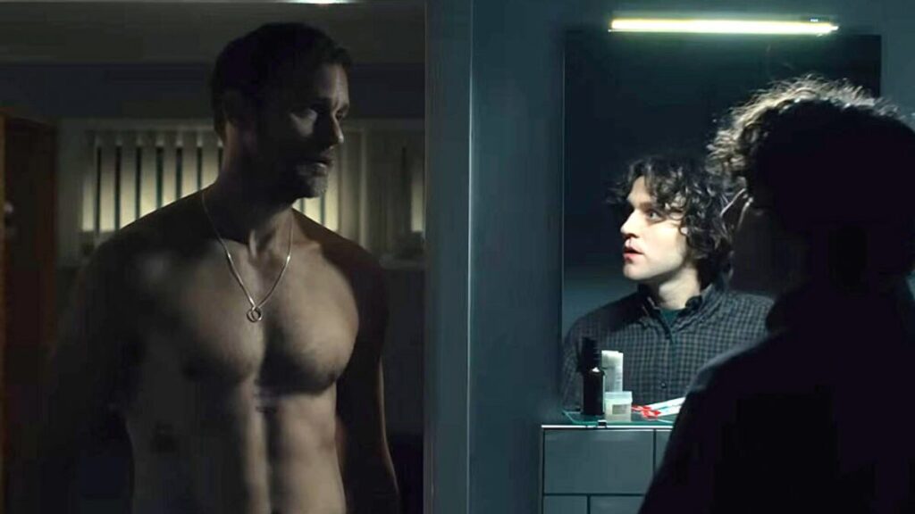 Александр Скарсгард и Гарри Меллинг в фильме Pillion